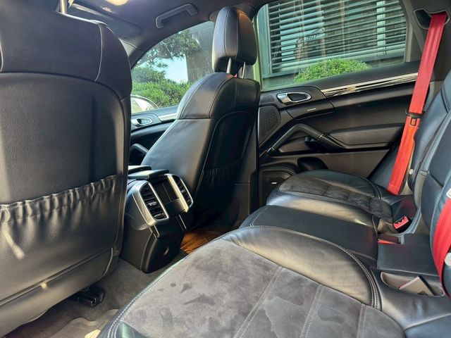 PORSCHE保時捷 CAYENNE  第13張相片