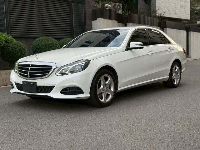 M-BENZ賓士 E200  第2張相片