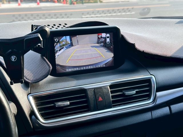 MAZDA馬自達 MAZDA 3  第10張相片