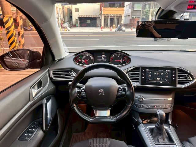 PEUGEOT寶獅 308 SW  第8張相片
