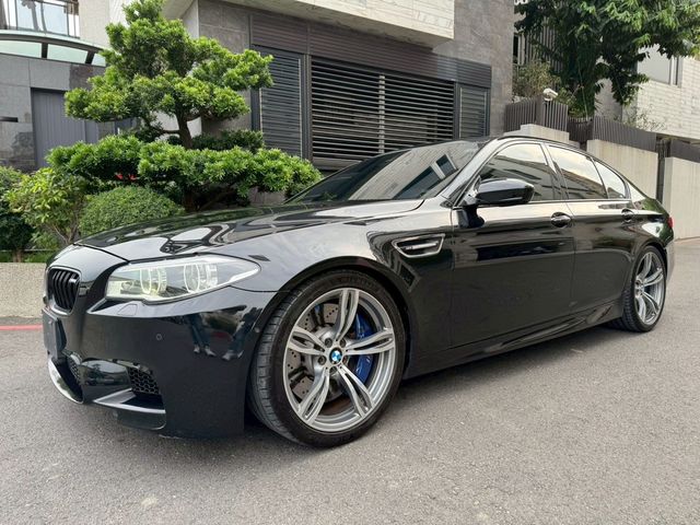 BMW寶馬 M5 SEDAN  第3張相片