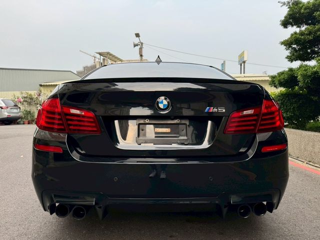 BMW寶馬 M5 SEDAN  第4張相片