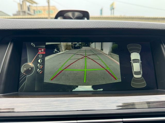 BMW寶馬 M5 SEDAN  第9張相片