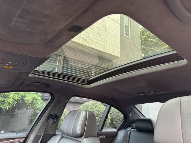 BMW寶馬 M5 SEDAN  第14張相片