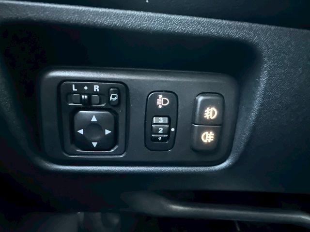 MITSUBISHI三菱 COLT PLUS  第10張相片