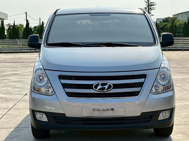 HYUNDAI現代 STAREX  第3張相片