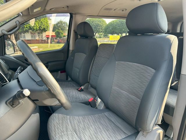 HYUNDAI現代 STAREX  第8張相片