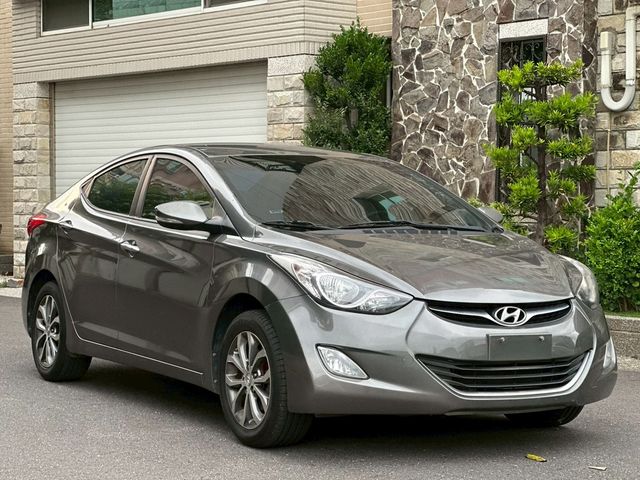 HYUNDAI現代 ELANTRA  第1張相片