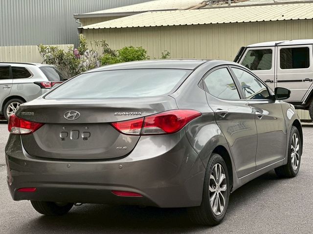 HYUNDAI現代 ELANTRA  第6張相片