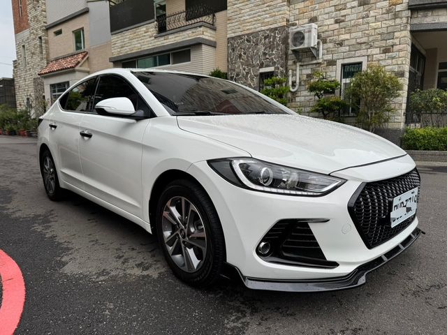 HYUNDAI現代 ELANTRA  第1張相片