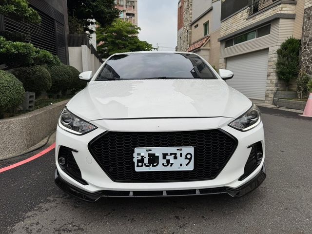 HYUNDAI現代 ELANTRA  第2張相片
