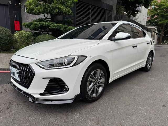 HYUNDAI現代 ELANTRA  第3張相片