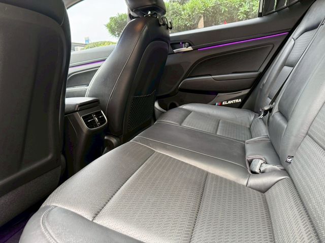 HYUNDAI現代 ELANTRA  第17張相片