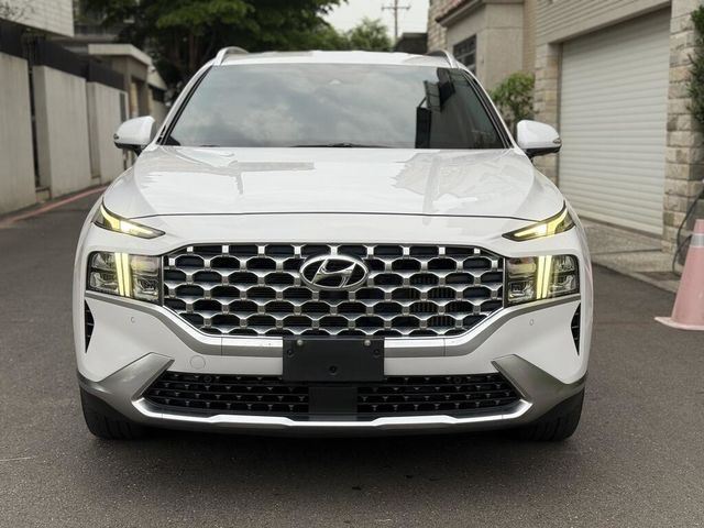 HYUNDAI現代 SANTA FE  第2張相片