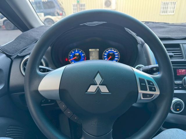 MITSUBISHI三菱 COLT PLUS  第11張相片