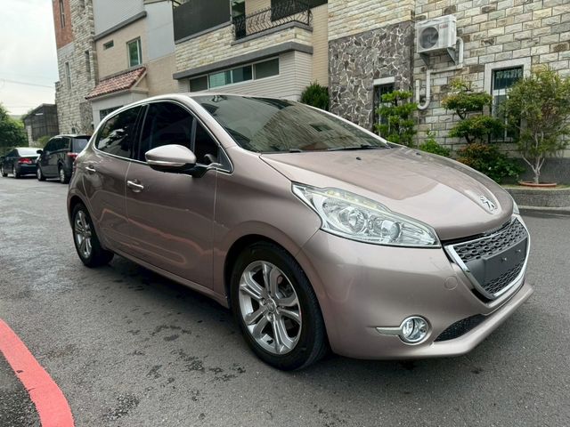 PEUGEOT寶獅 208  第1張相片