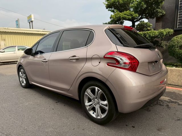 PEUGEOT寶獅 208  第5張相片