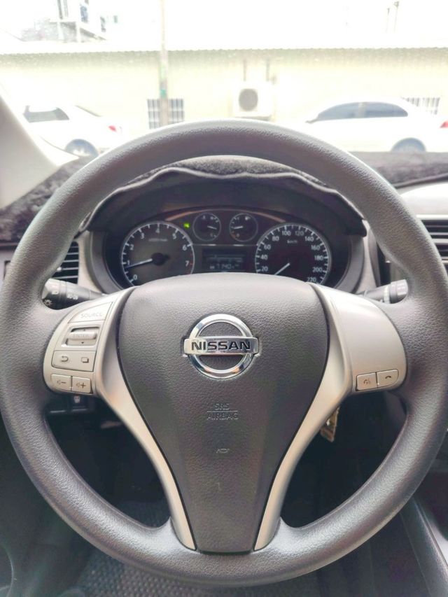 NISSAN日產 TIIDA  第10張相片