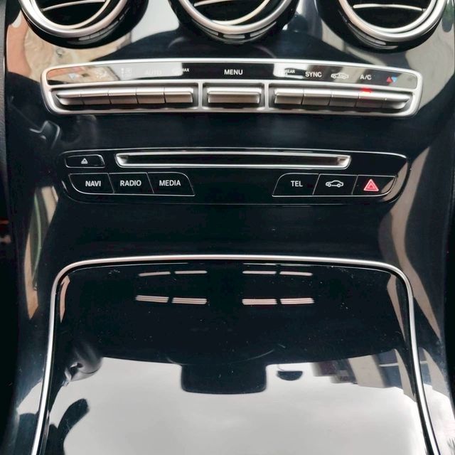 M-BENZ賓士 C450  第11張相片