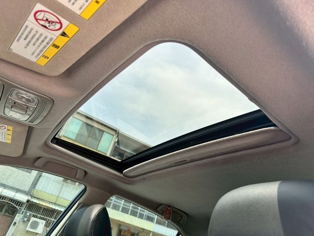 TOYOTA豐田 CAMRY  第17張相片