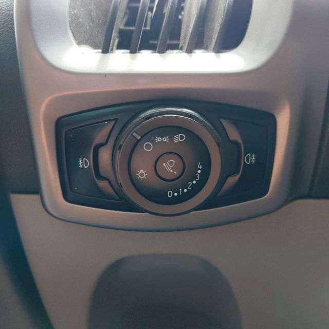 FORD福特 TRANSIT CUSTOM  第12張相片