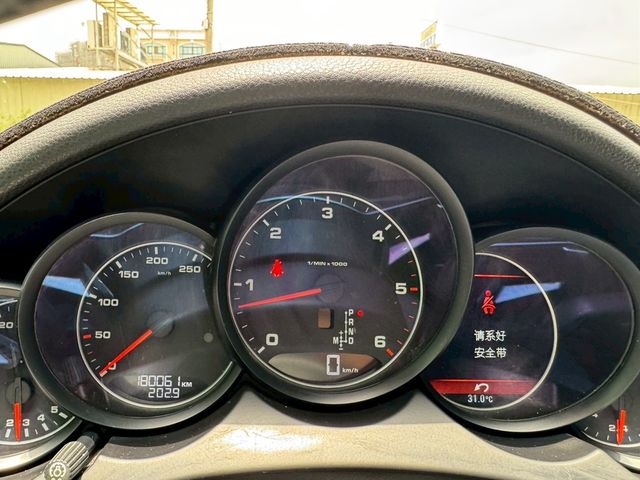 PORSCHE保時捷 CAYENNE  第7張相片