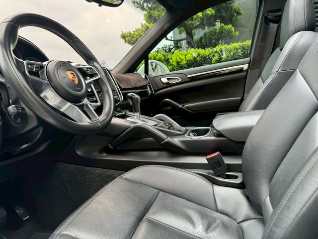 PORSCHE保時捷 CAYENNE  第13張相片