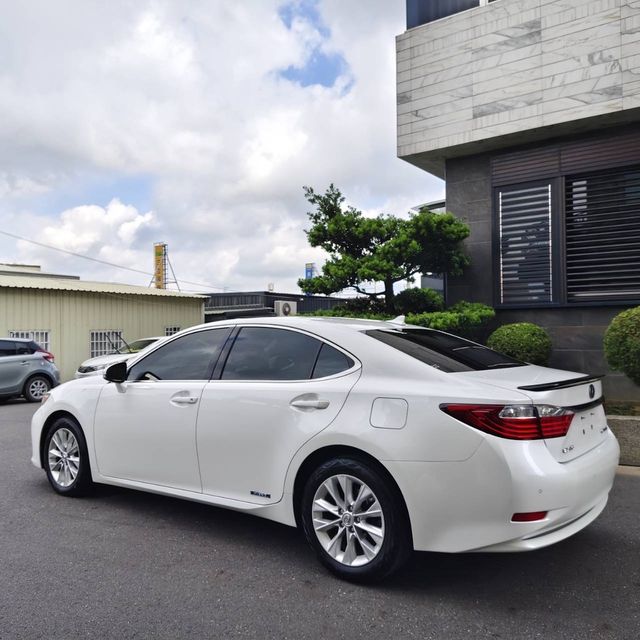 LEXUS凌志 ES300H  第5張相片