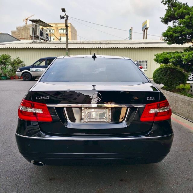 M-BENZ賓士 E250  第5張相片