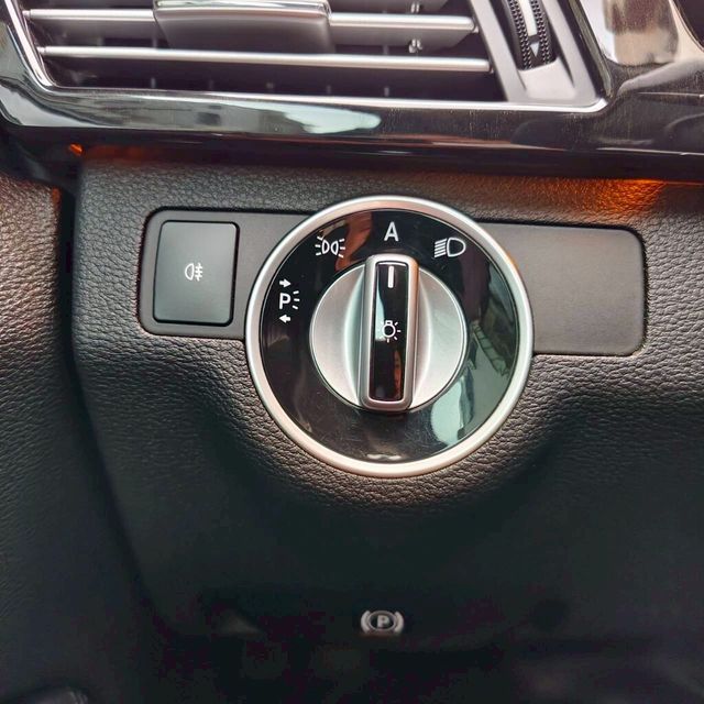 M-BENZ賓士 E250  第11張相片