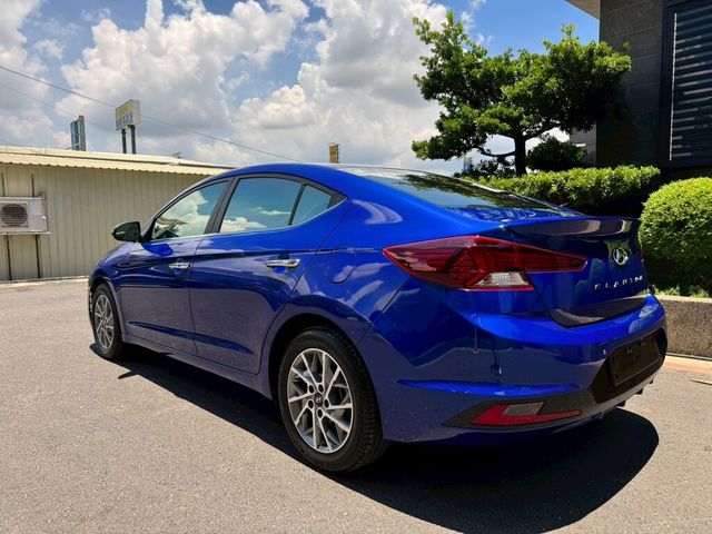 HYUNDAI現代 ELANTRA  第5張相片