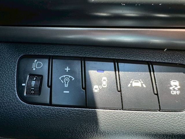 HYUNDAI現代 ELANTRA  第10張相片