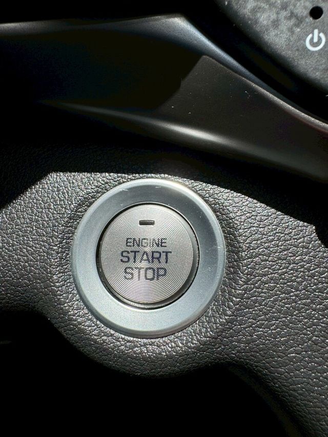 HYUNDAI現代 ELANTRA  第12張相片