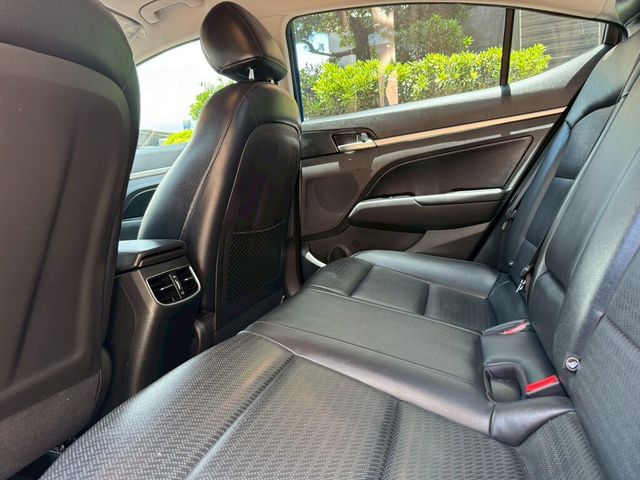 HYUNDAI現代 ELANTRA  第16張相片
