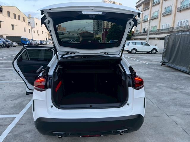 CITROEN雪鐵龍 C4  第6張相片