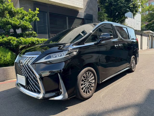 LEXUS凌志 LM300H  第3張相片