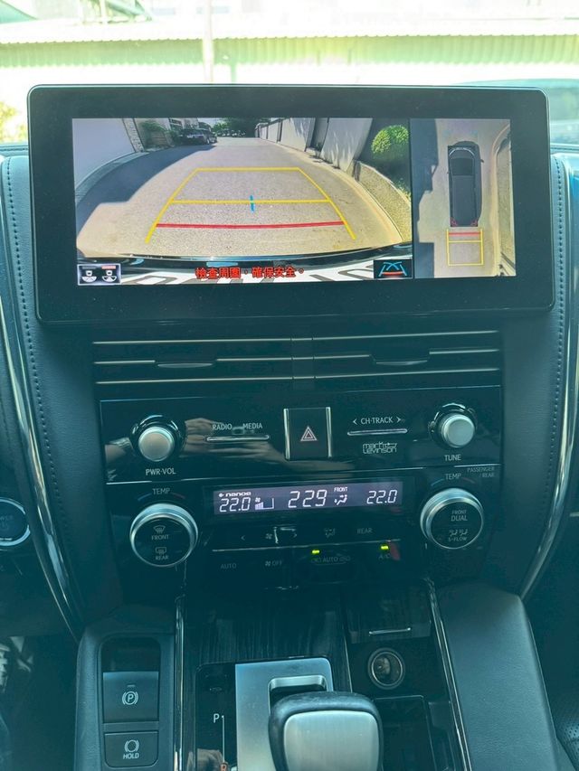 LEXUS凌志 LM300H  第11張相片