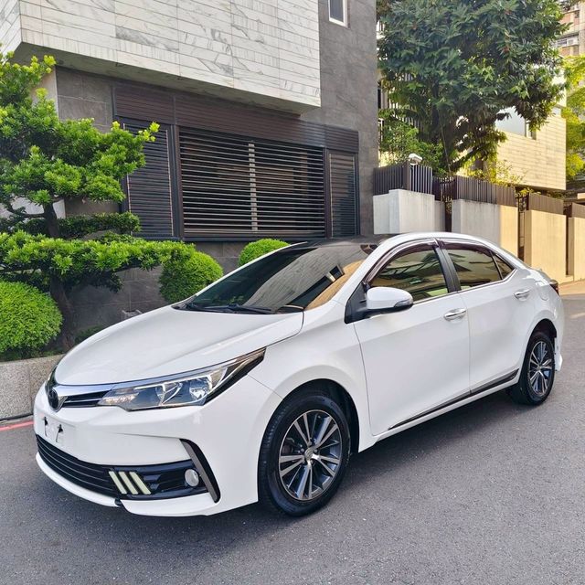 TOYOTA豐田 ALTIS  第3張相片