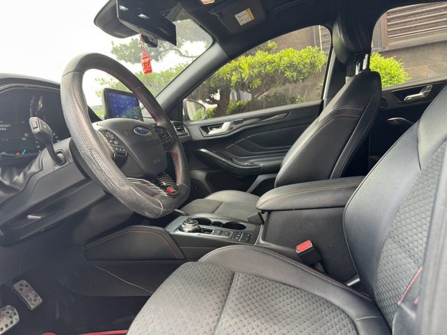 FORD福特 FOCUS  第16張相片