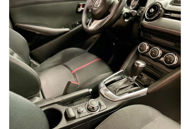 Mazda MAZDA2  第10張相片
