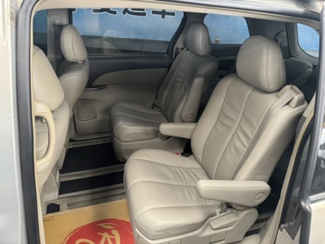 TOYOTA豐田 PREVIA  第6張相片