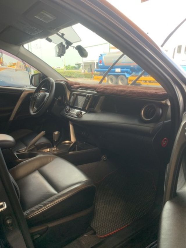 TOYOTA豐田 RAV4  第6張相片