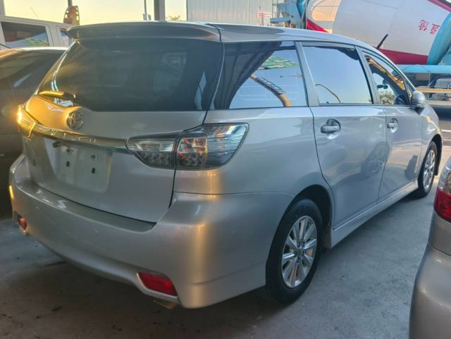 TOYOTA豐田 WISH  第3張相片