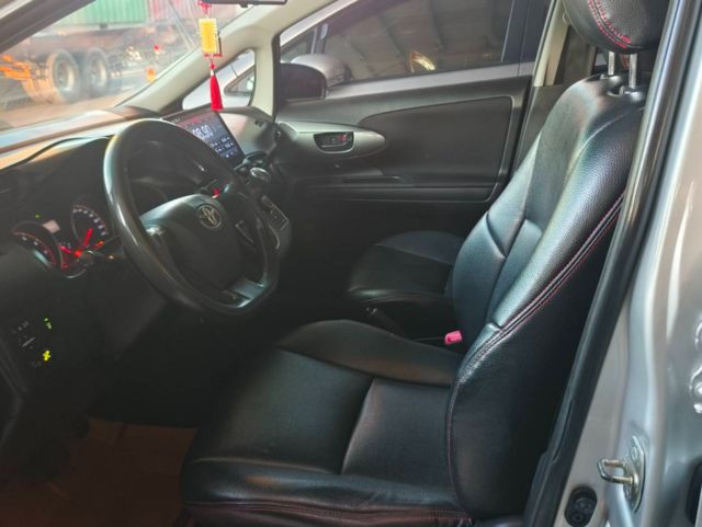 TOYOTA豐田 WISH  第6張相片