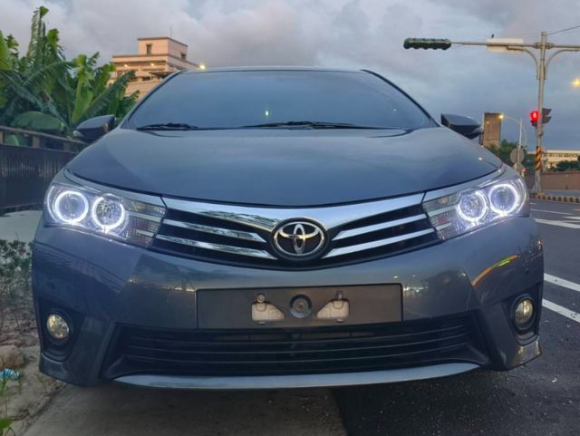 TOYOTA豐田 ALTIS  第2張相片