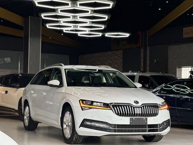 SKODA司科達 SUPERB COMBI  第3張相片