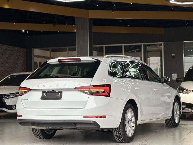 SKODA司科達 SUPERB COMBI  第4張相片