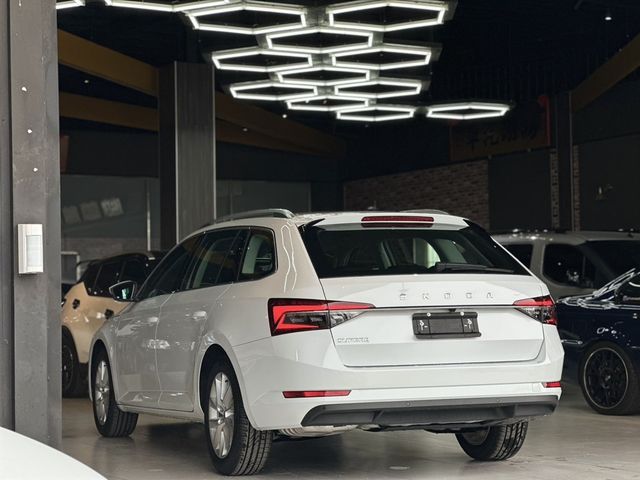 SKODA司科達 SUPERB COMBI  第6張相片