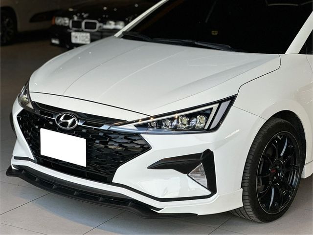 HYUNDAI現代 ELANTRA  第2張相片