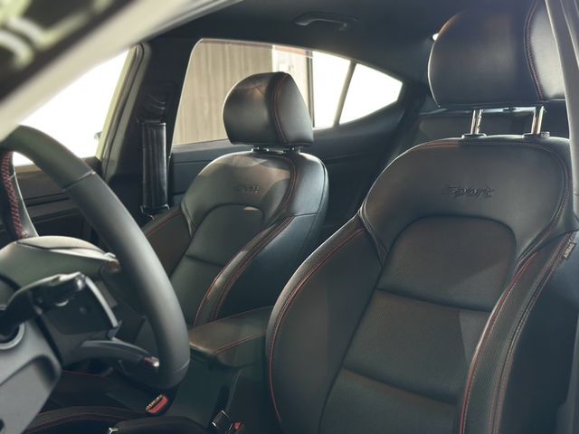 HYUNDAI現代 ELANTRA  第11張相片